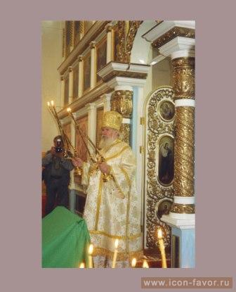 Освящение иконостаса патриархом Алексием